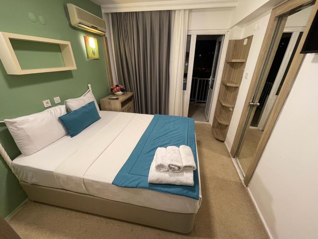 Colophon Beach Otel Гумульдур Экстерьер фото